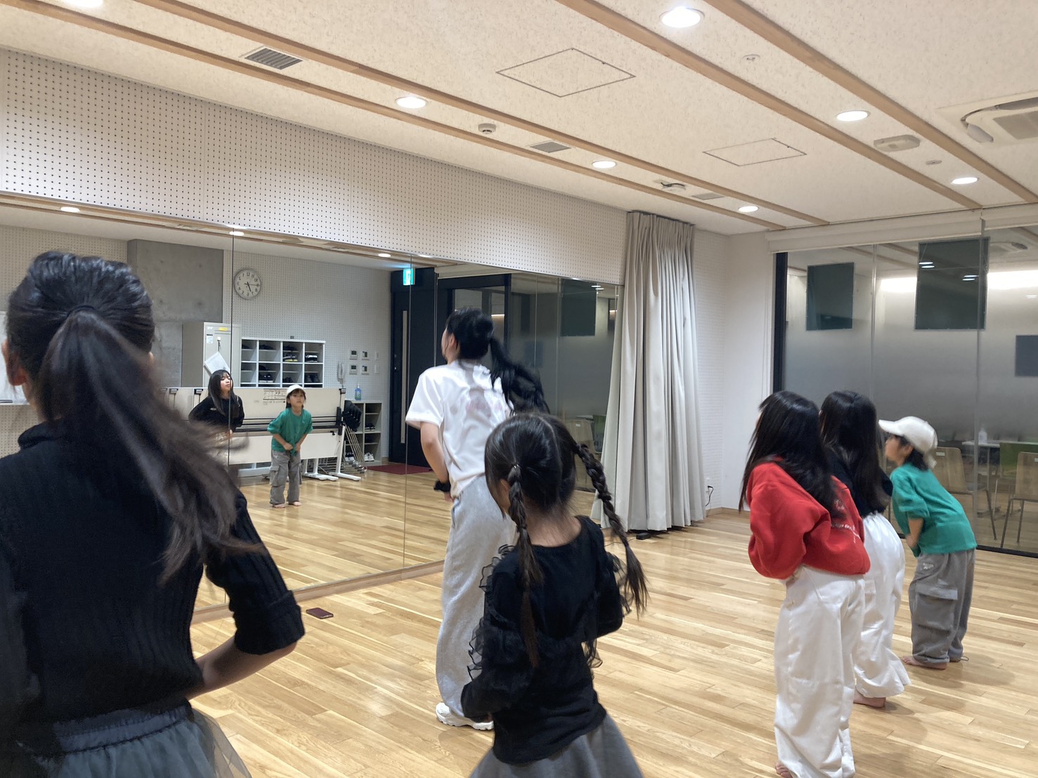 ダンスパフォーマー